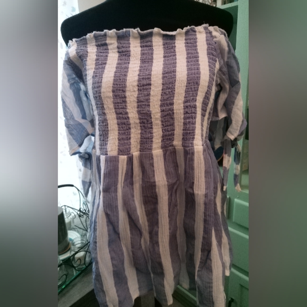 NWOT Striped Off-Shoulder Top Size XL